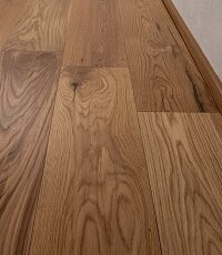 Encino / White Oak Americano con o sin tinte 10 mm/1.5 mm X 18.7 cm X Largos varios hasta 1.19 m. Caja 3.47 m2, madera ABC.